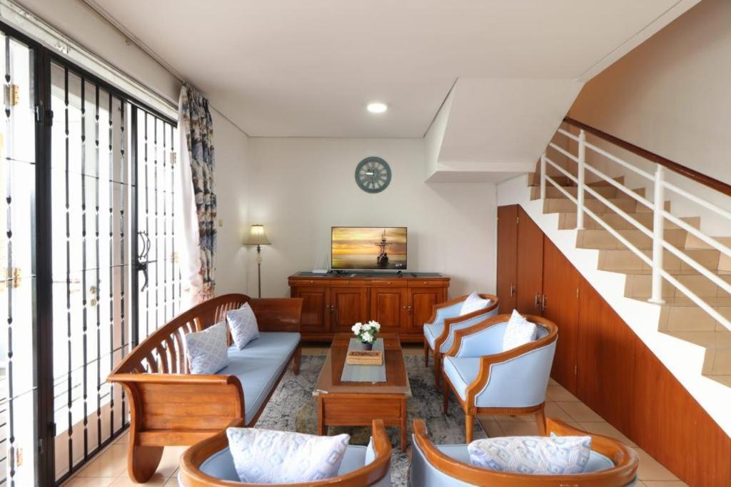 Villa Keluarga Syariah Resor Dago Pakar Bandung - View Bukit エクステリア 写真