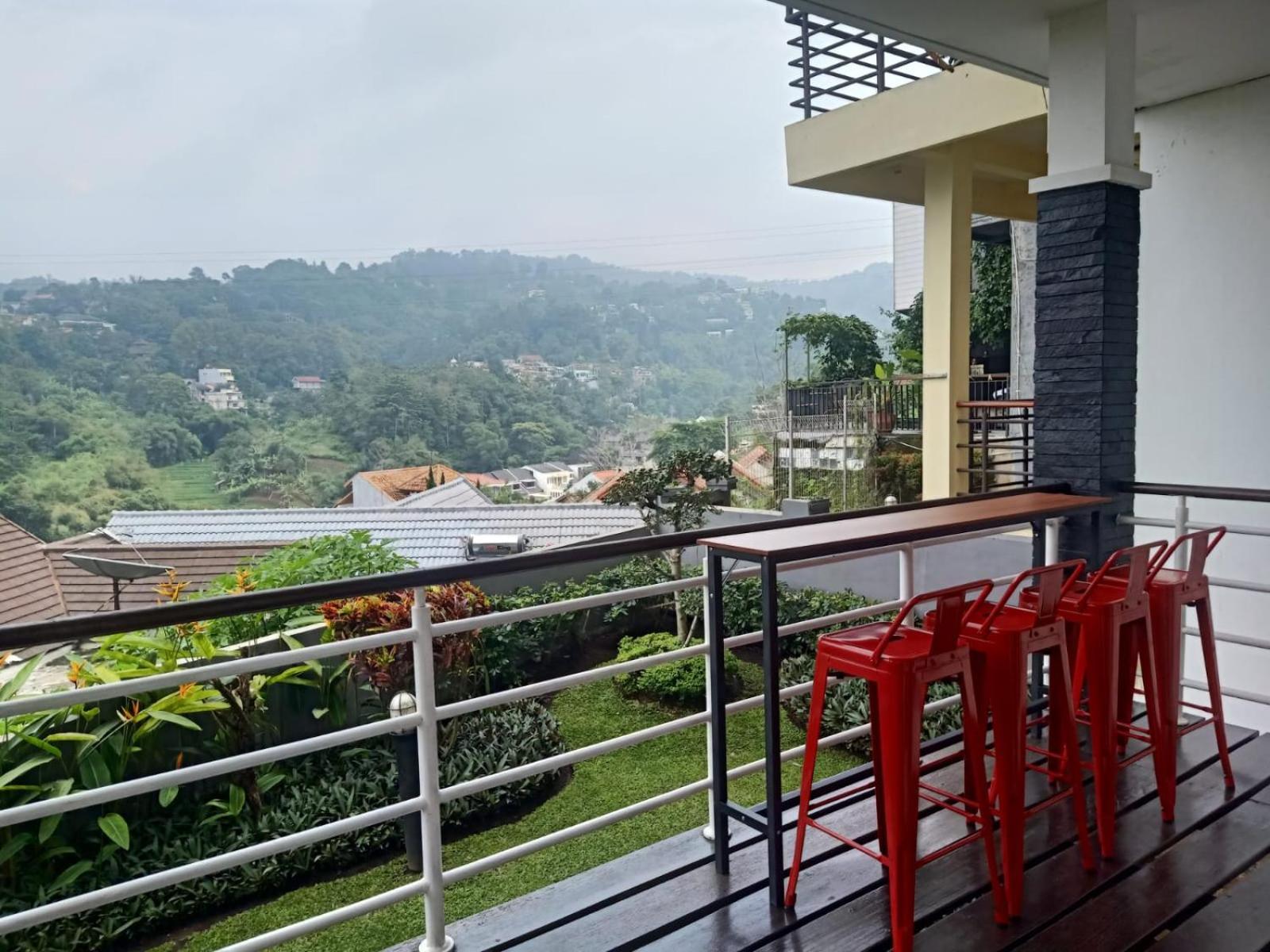 Villa Keluarga Syariah Resor Dago Pakar Bandung - View Bukit エクステリア 写真
